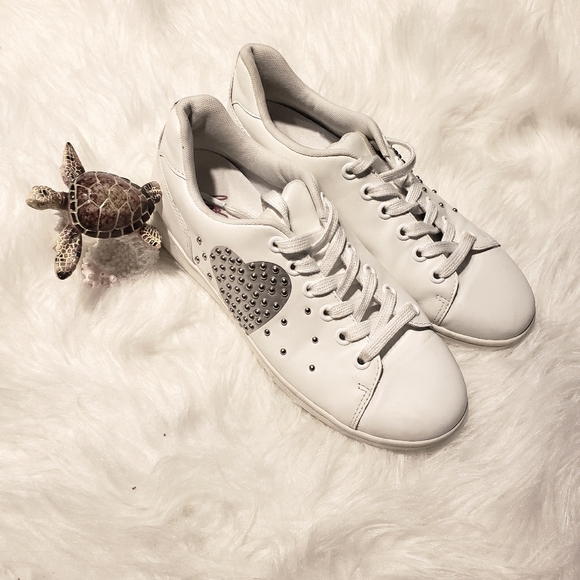 Ellen Degeneres Shoes - Ellen D. Shoes